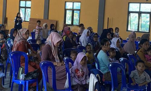 Orang Tua Balita Stunting dalam Acara Pelatihan Akupresur